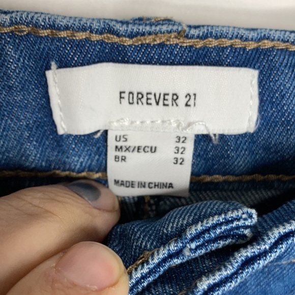 Forever 21 distressed Jeans button fly size 32 - Picture 4 of 8
